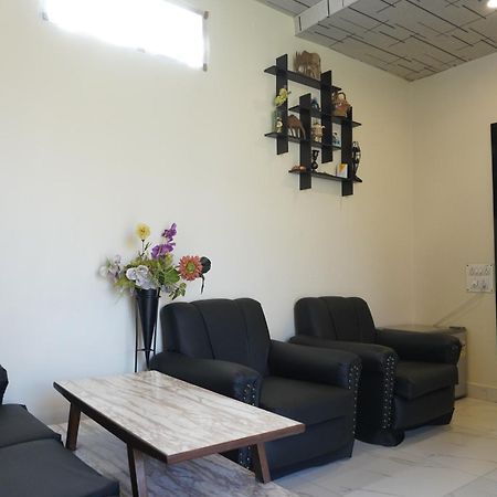 Farsal Villa Σριναγκάρ Εξωτερικό φωτογραφία