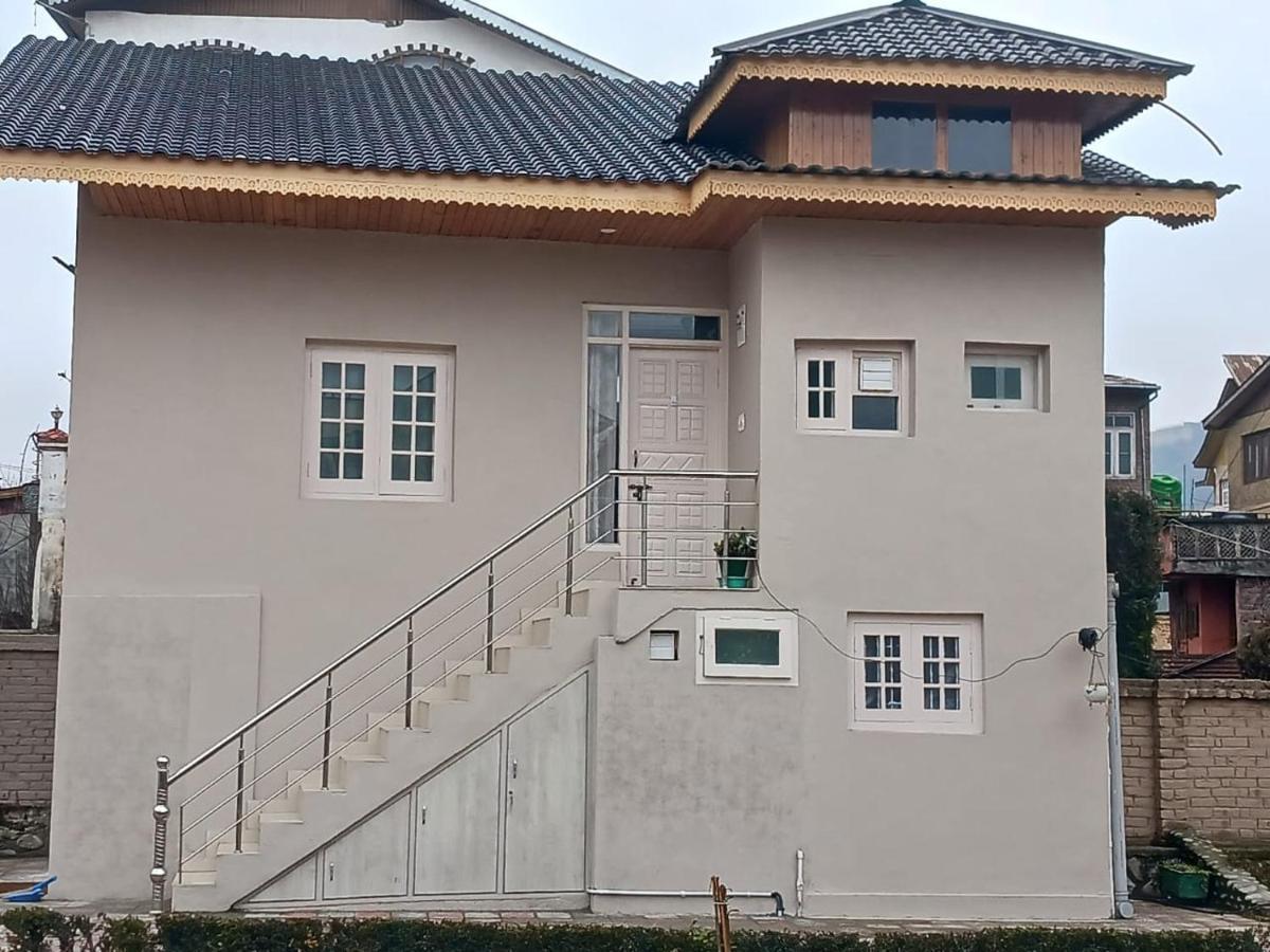 Farsal Villa Σριναγκάρ Εξωτερικό φωτογραφία