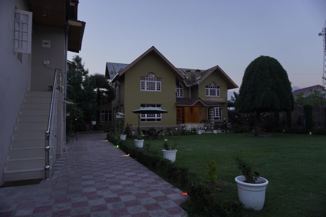 Farsal Villa Σριναγκάρ Εξωτερικό φωτογραφία